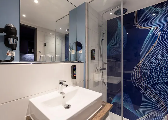 Inn-the Niu, Wave Oststadt By Ihg Hotel 3*